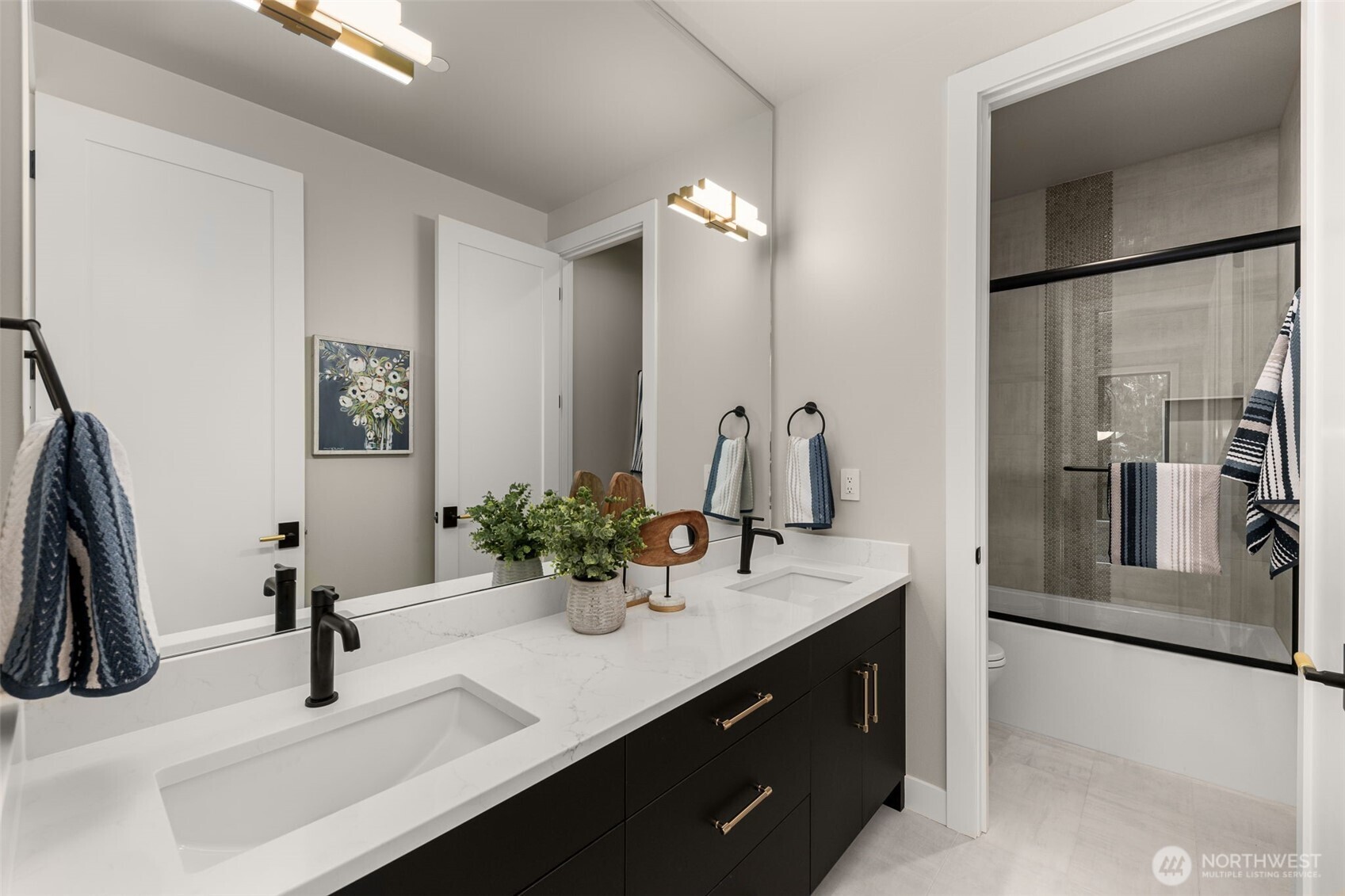 Upstairs hall bath with dual sinks
