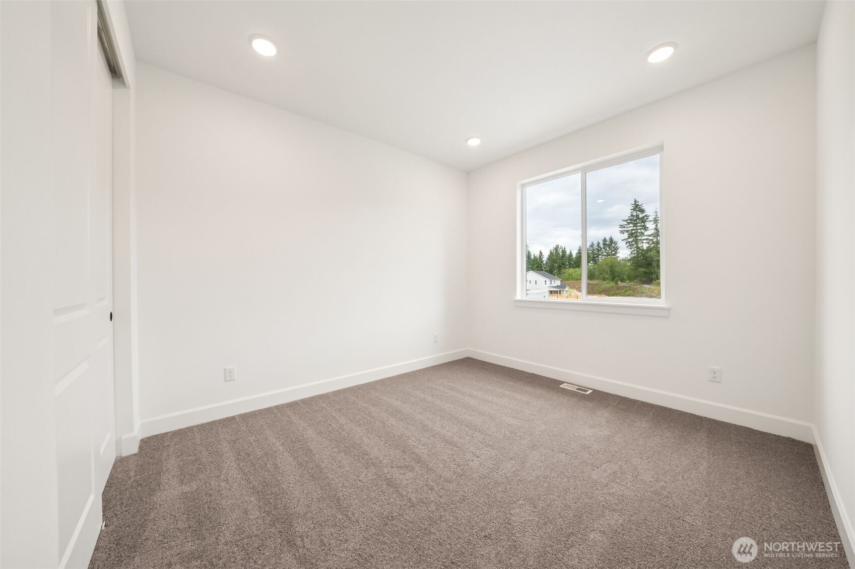 Photos are of Yorktown model home. Colors and options may vary.