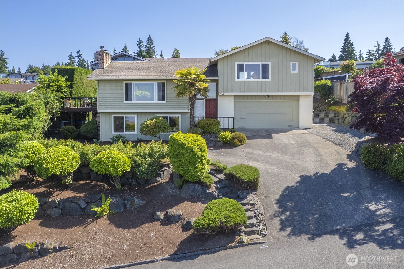 Come enjoy the quality of life in this coastal community! With its “VIEWS FOR MILES”, it’s proximity to the Boardwalk, Beaches, Parks, Shopping, and Dining, and the addition of the FWLE for improved transit/commuting options, this home has it all! The current owners have cherished this home for over 20 years - a true testament to this wonderful neighborhood and community!