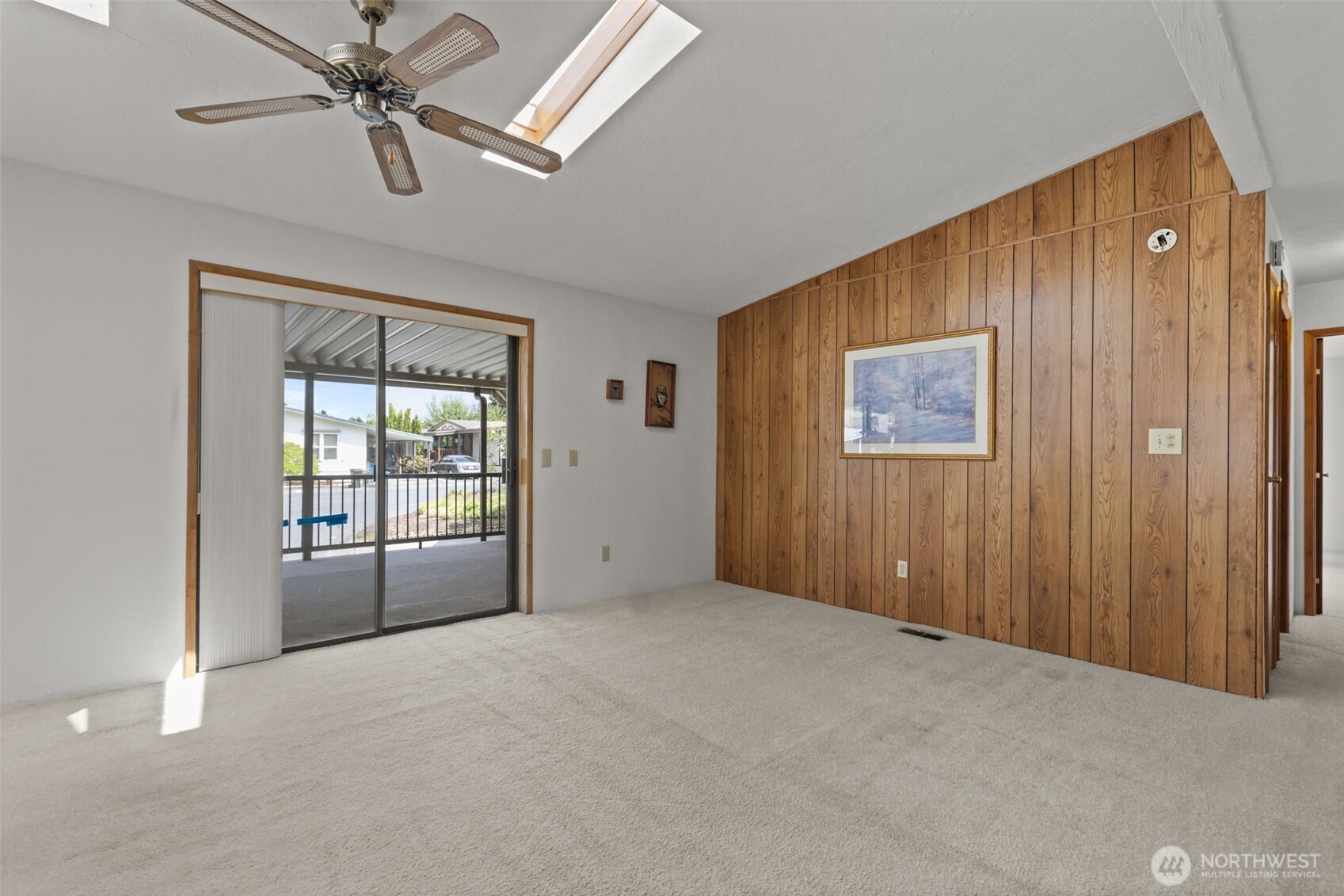 Den/Second Livingroom