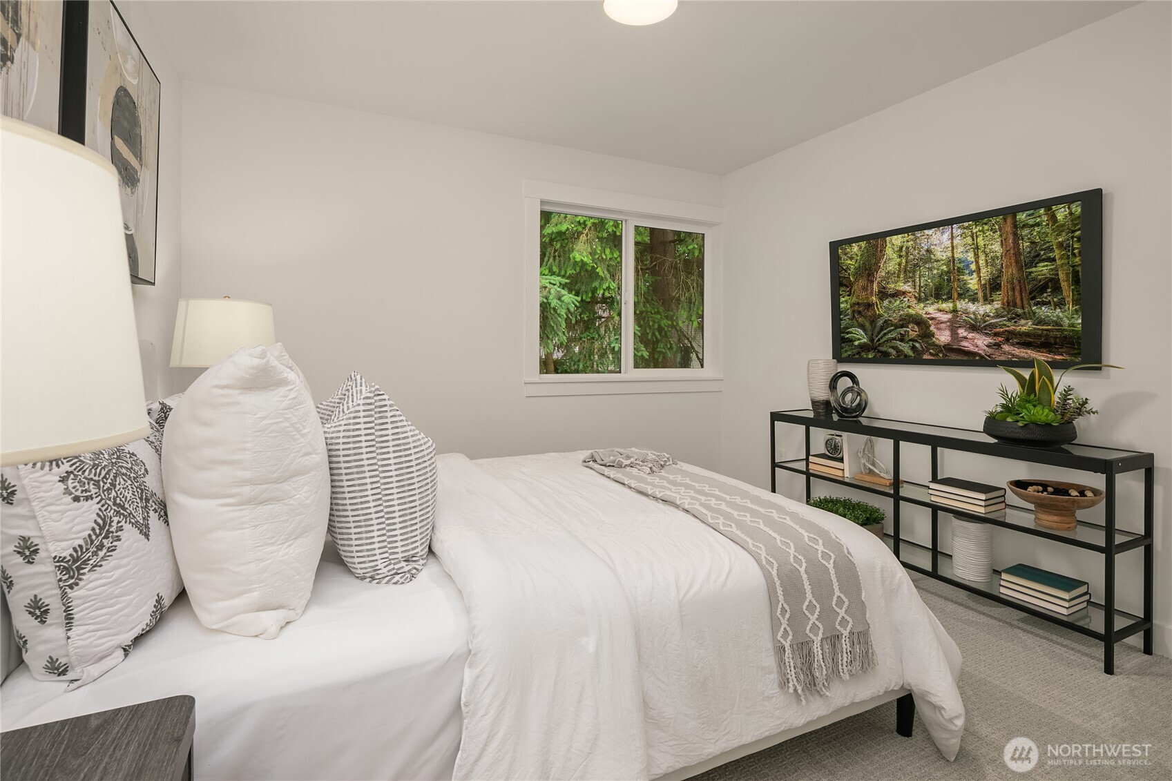 2nd bedroom Upstairs