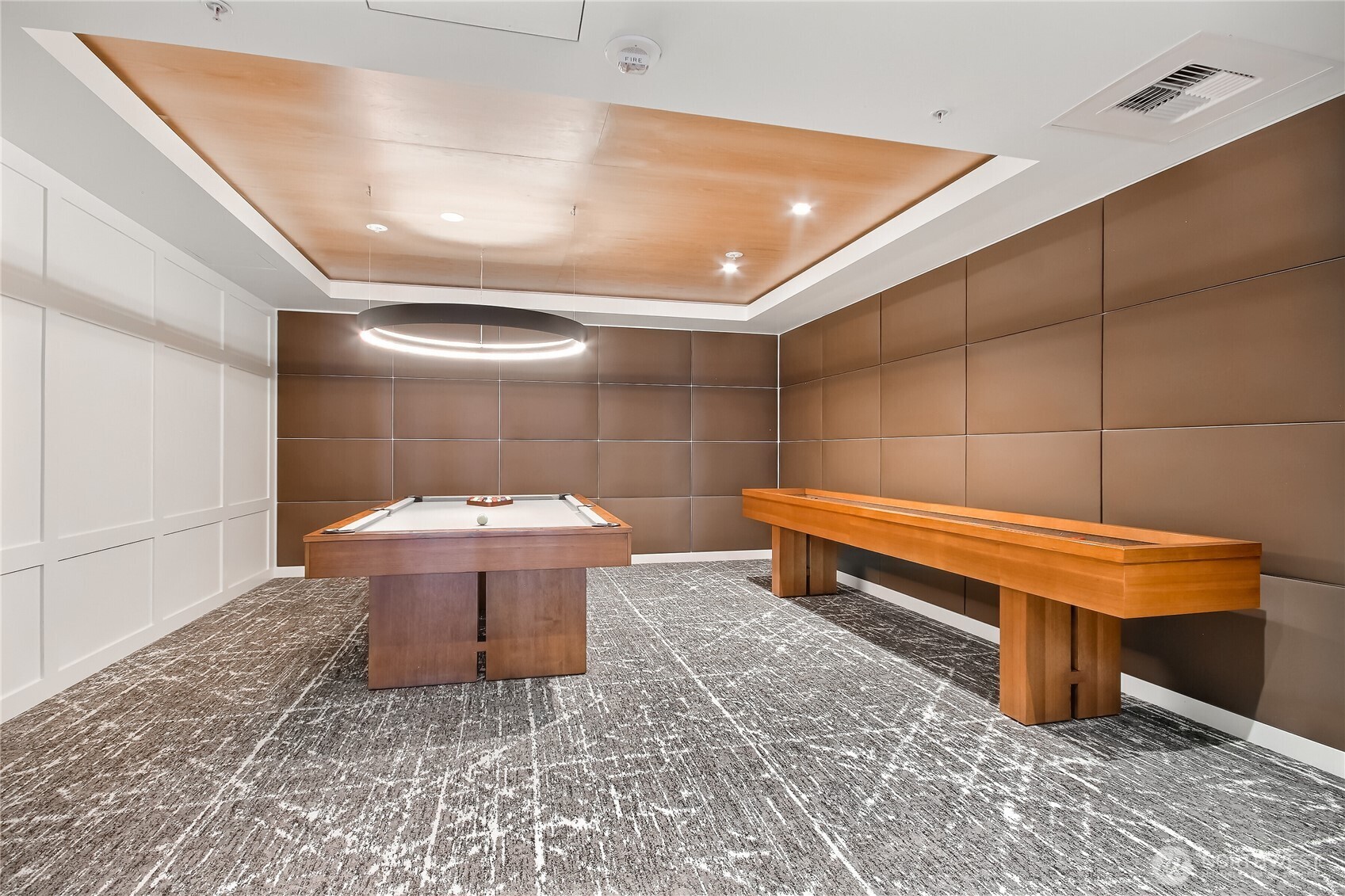 Game room with Billiard table