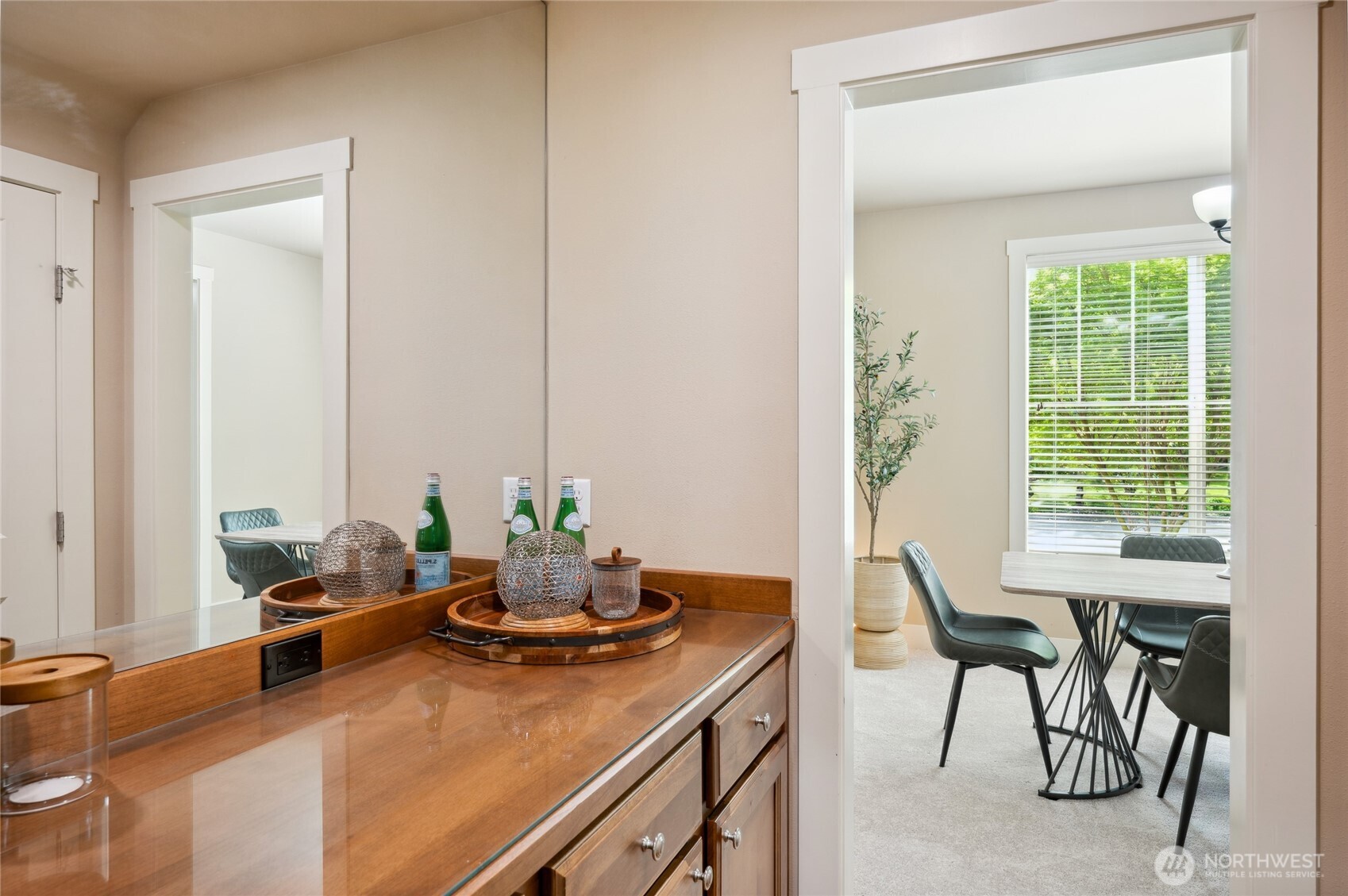 Formal dining in style!