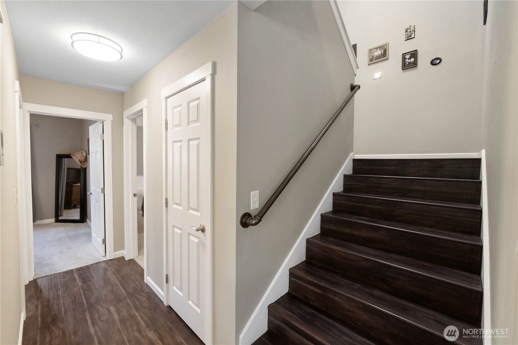 Beautifully appointed stairwell.