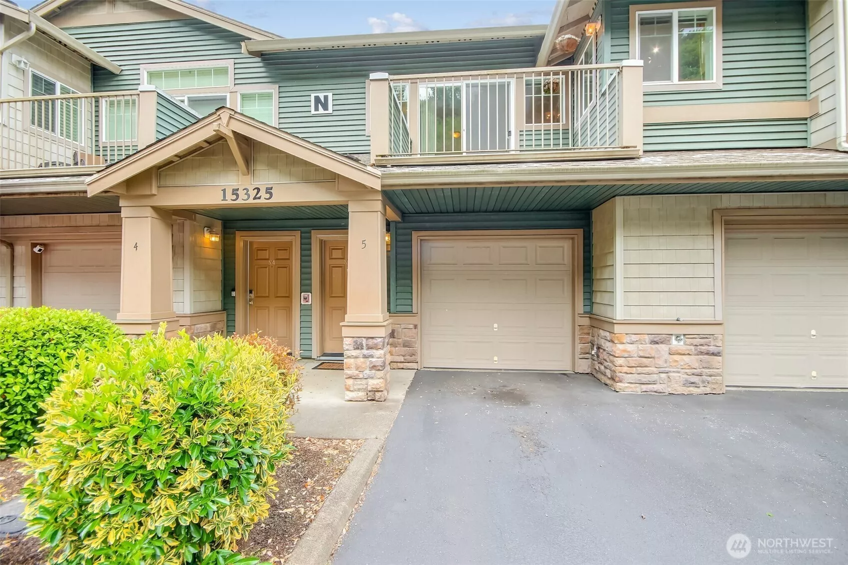 Welcome Home to your River Valley Condo.