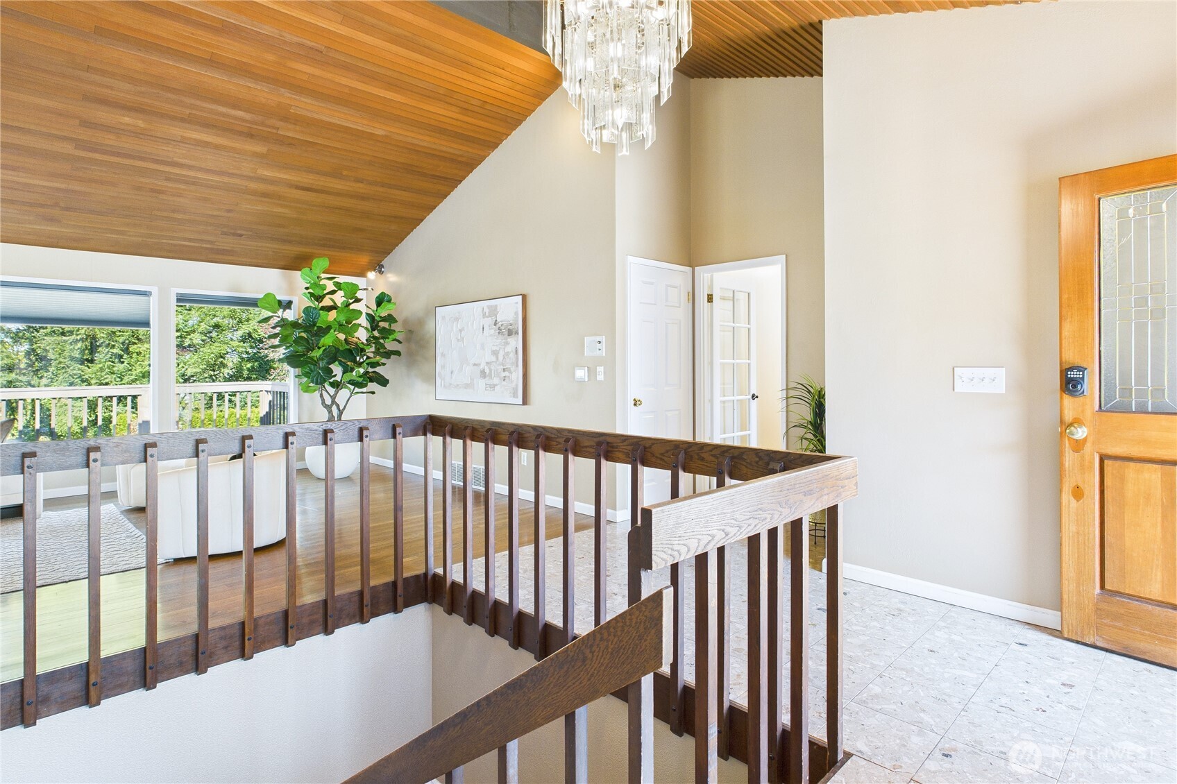 Spacious entry area