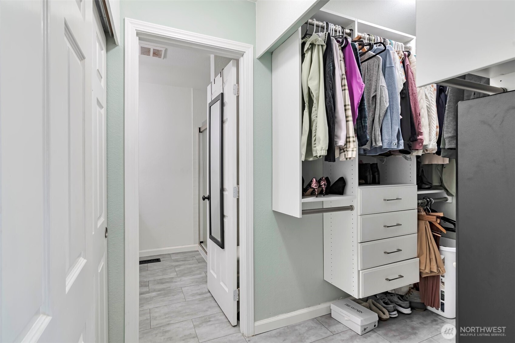 Walk in closet