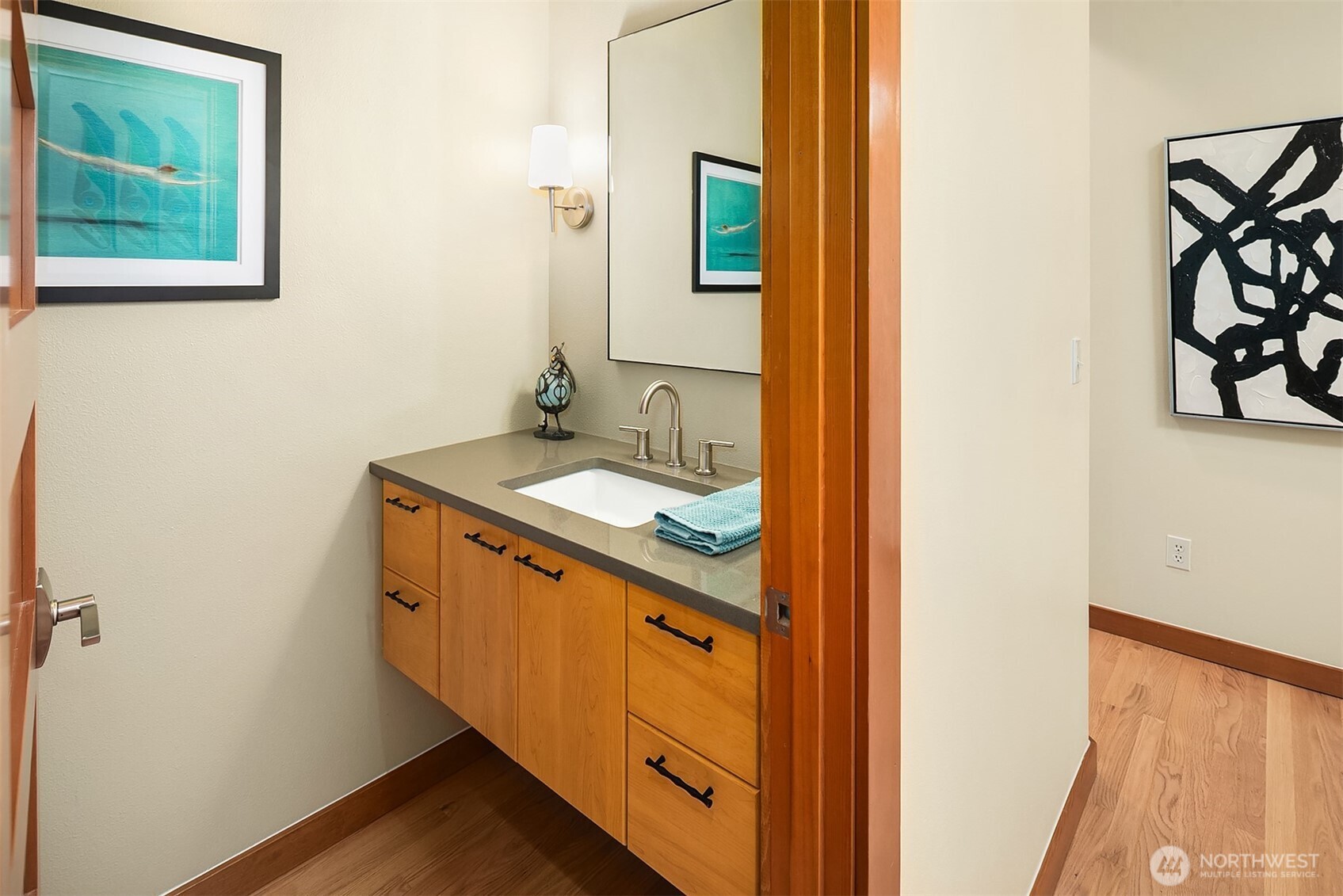 Powder room on the main.