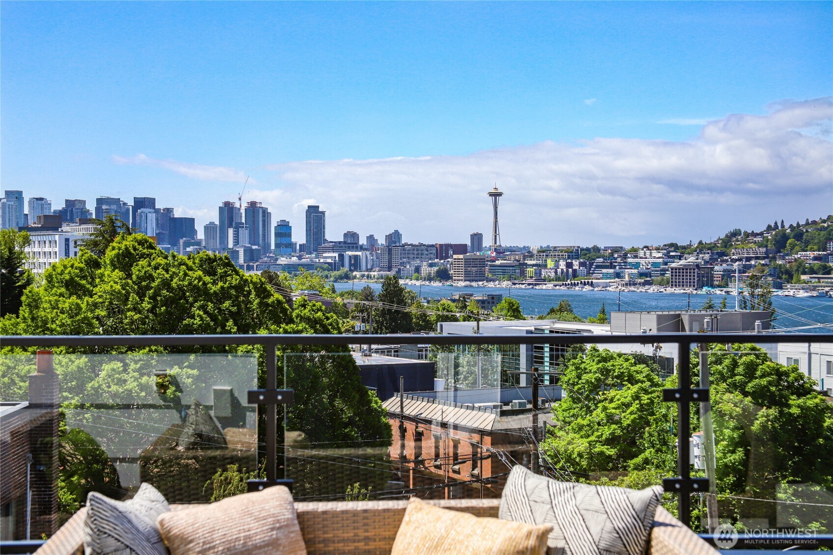 Roof-Top Deck w/ Endless Views.