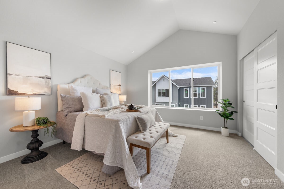 Photographs are for illustrative purposes only. Features, finishes, interior/exterior colors, landscaping and floorplan shown may vary from actual homes built.