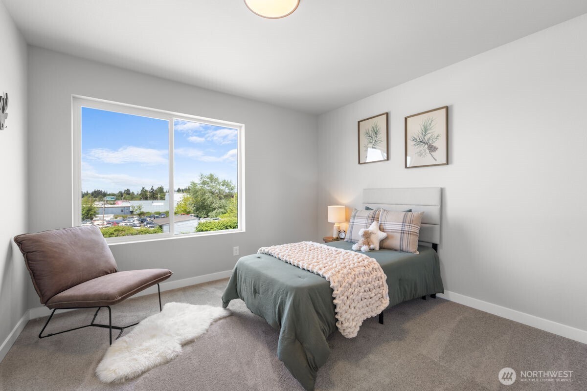 Photographs are for illustrative purposes only. Features, finishes, interior/exterior colors, landscaping and floorplan shown may vary from actual homes built.