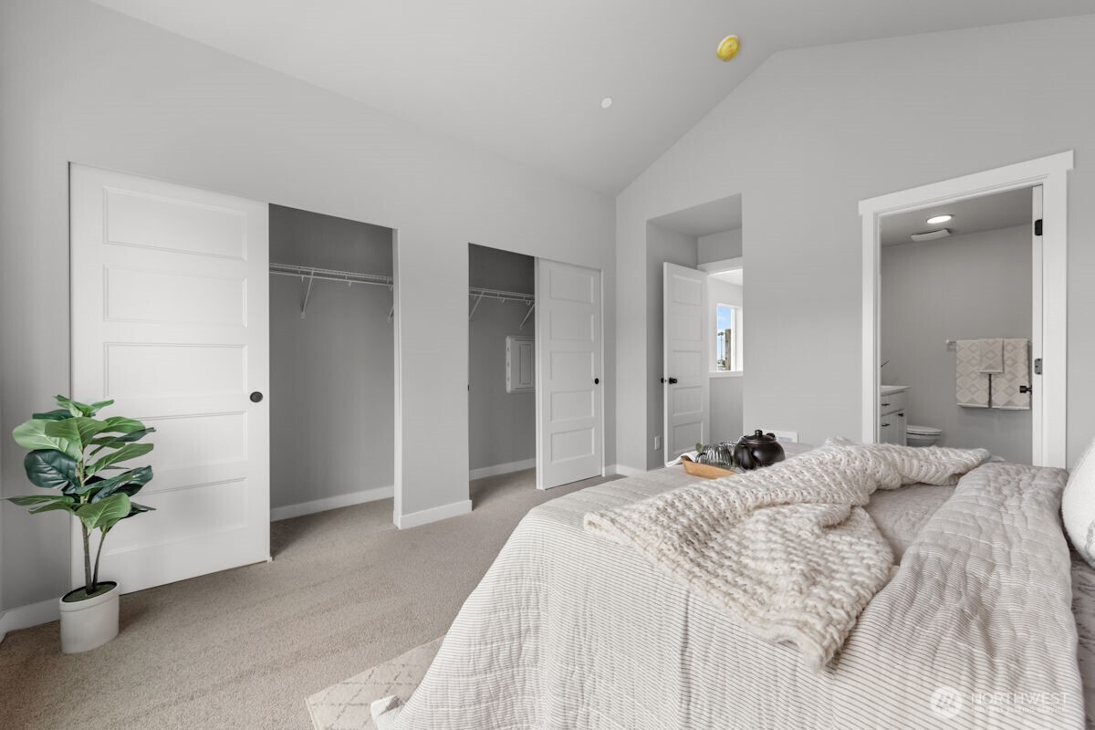 Photographs are for illustrative purposes only. Features, finishes, interior/exterior colors, landscaping and floorplan shown may vary from actual homes built.