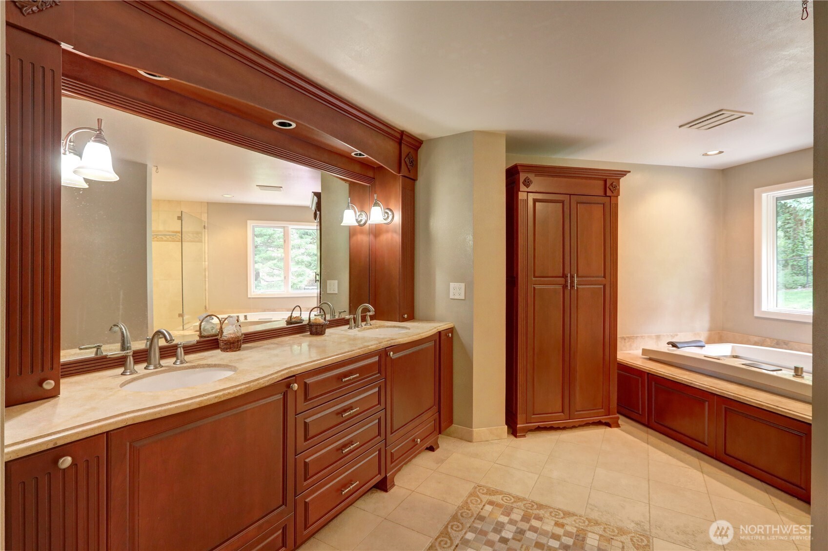 Heated floors, jetted soaking tub