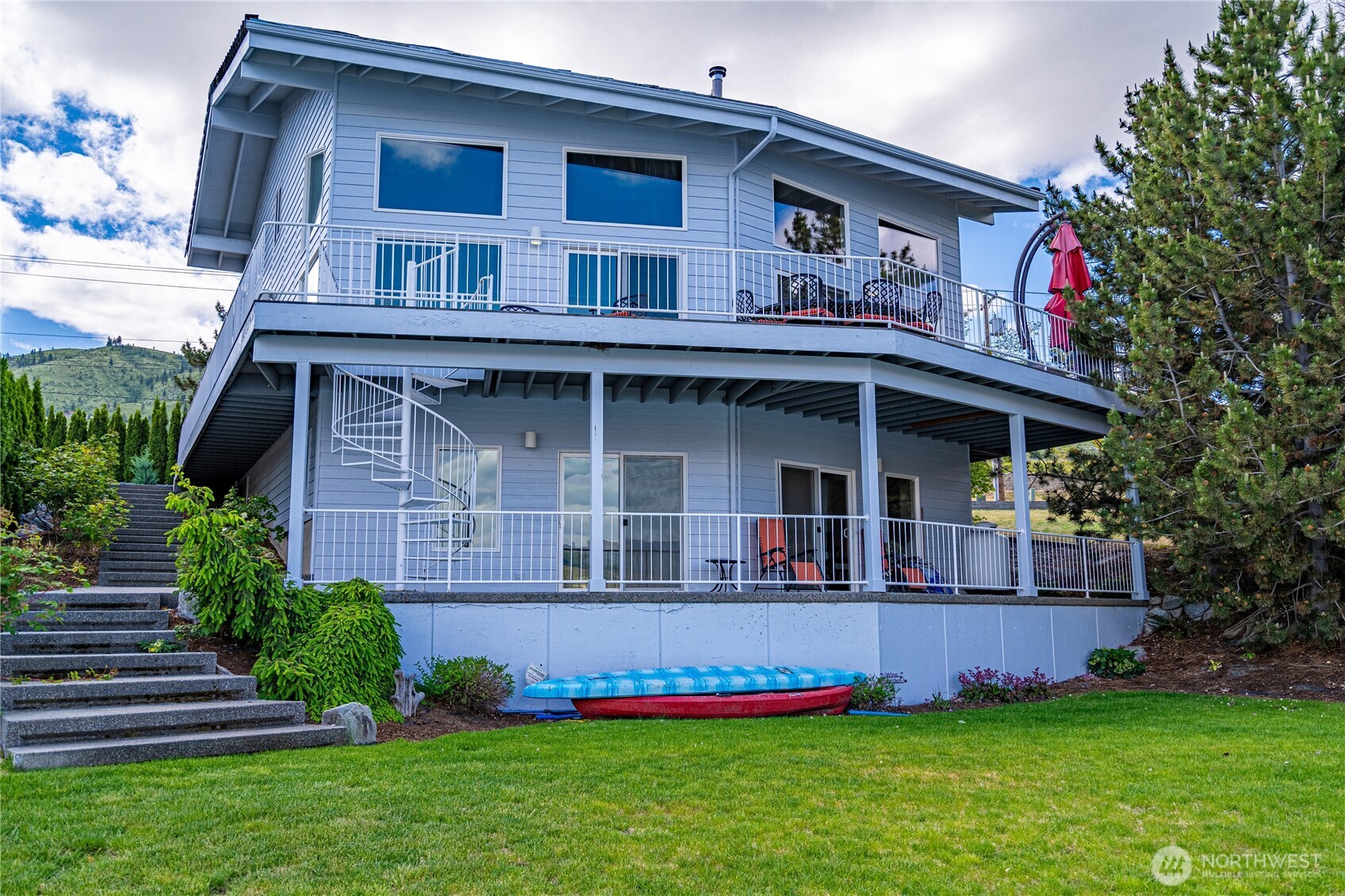 Beautiful waterfront home in premier south shore location