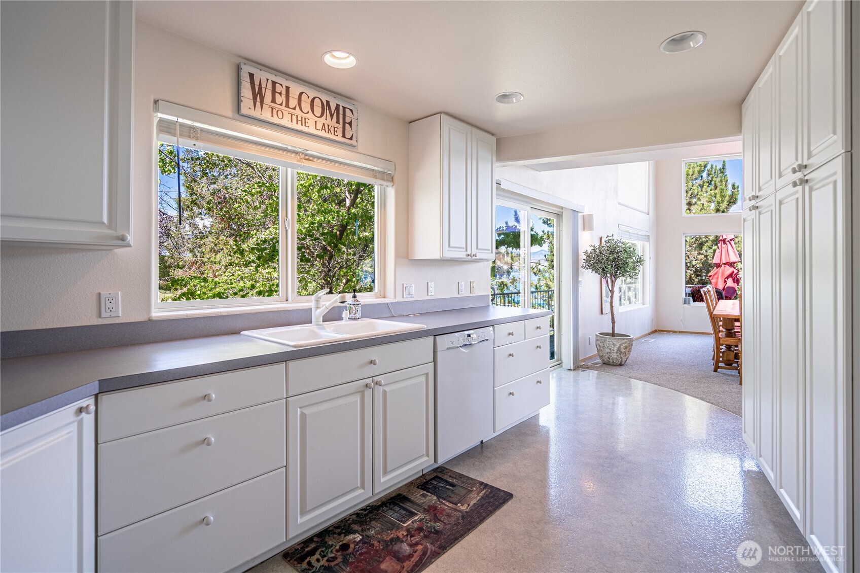 2nd Upper level bedroom