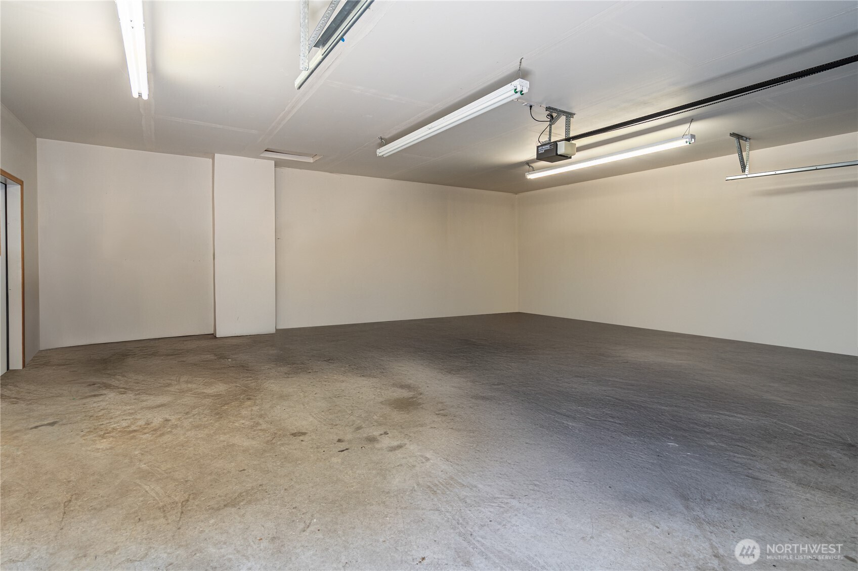 Upper level bathroom