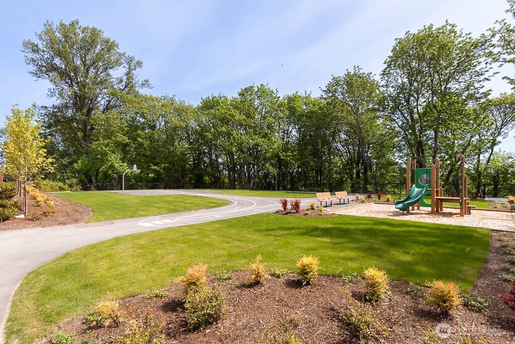 Enjoy the Community Parks. Park #1 has benches and a picnic table. Park #1 has benches and a picnic table.