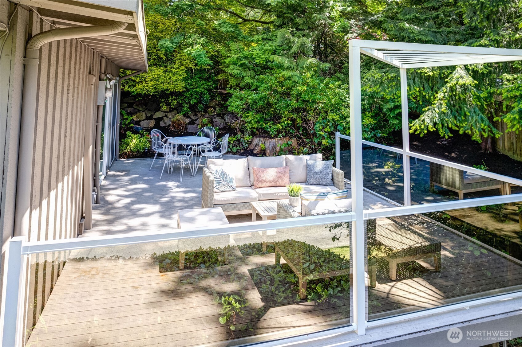 The spacious deck gets great light and is fit for entertaining with room to BBQ, lounge and dine.