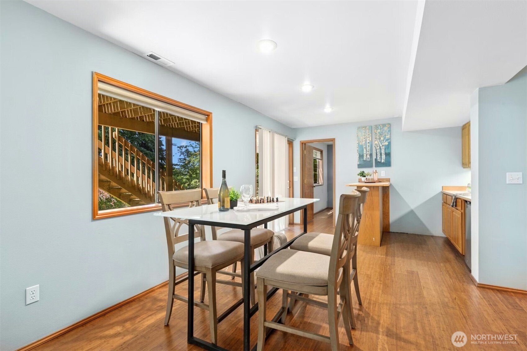 Lower level eating area