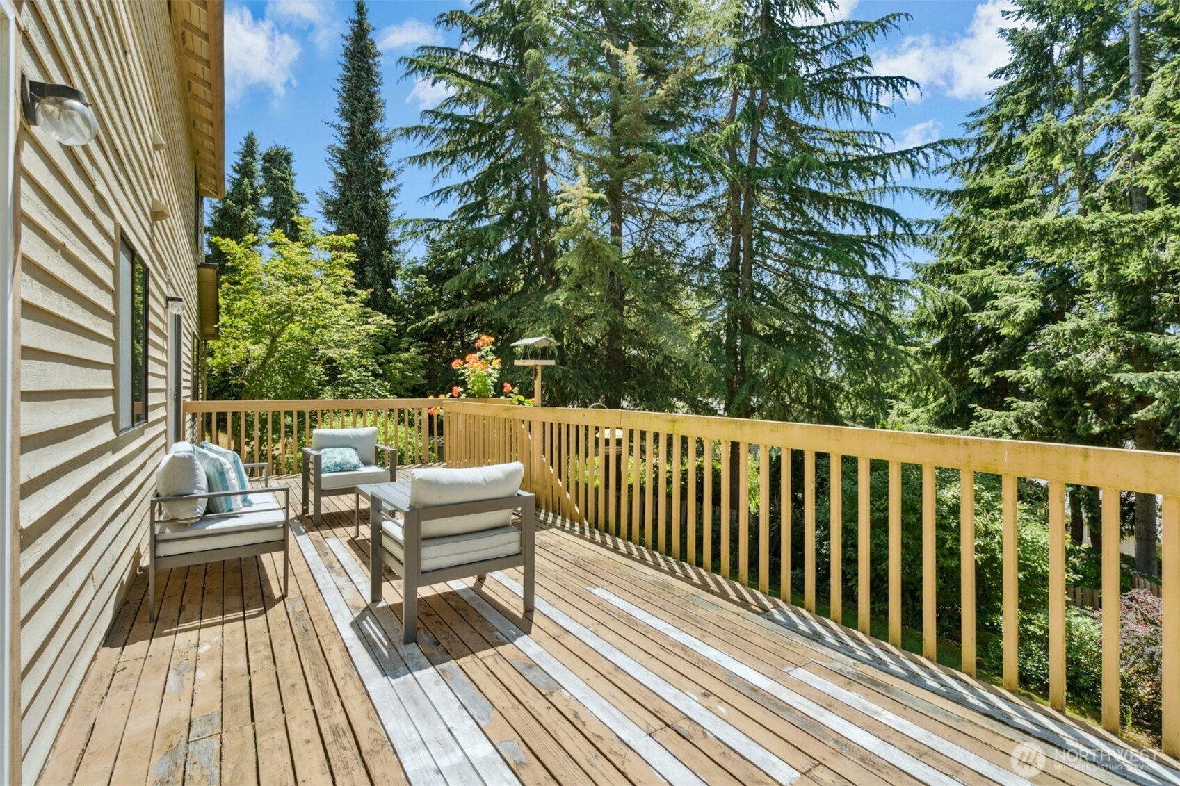 Large deck off of main level to the backyard