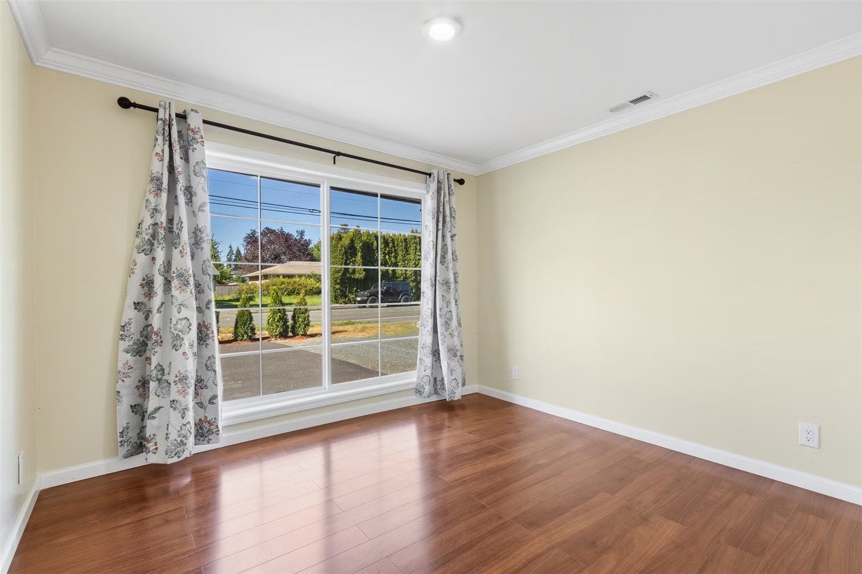 Huge window - Bedroom 1