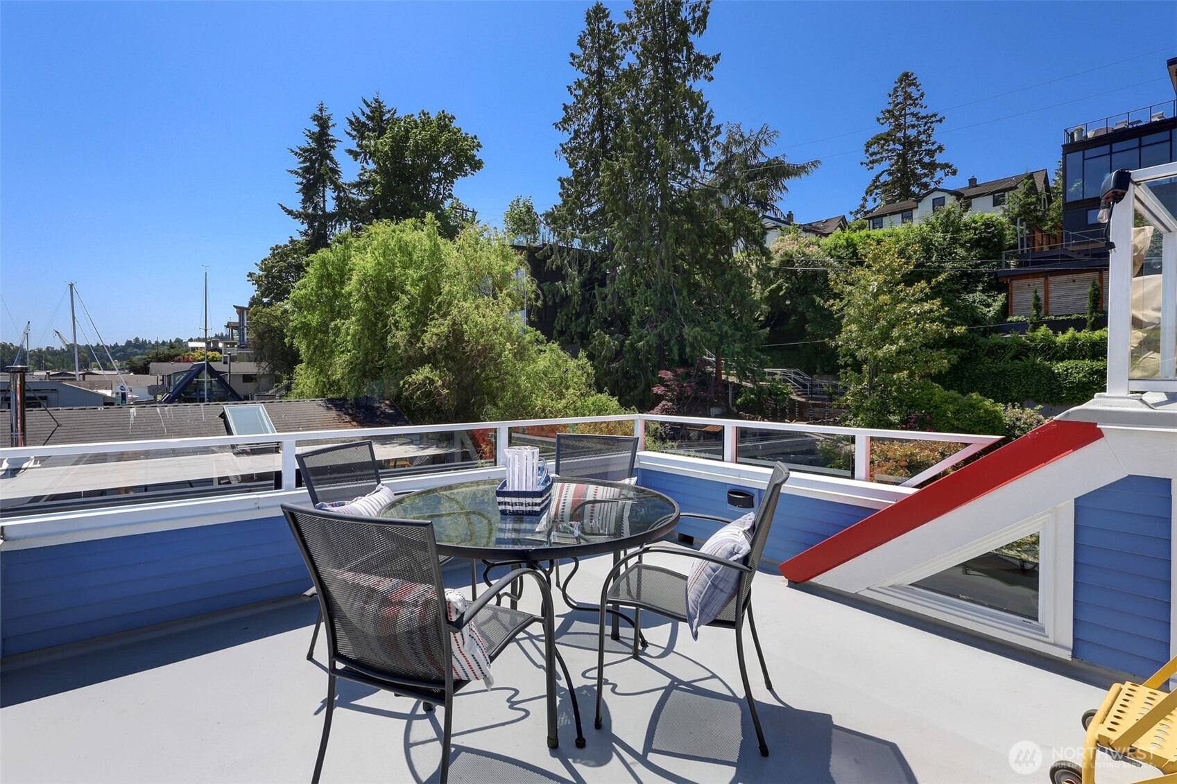 Here is the second seating area.  There was a hot tub on the roof and can be again!