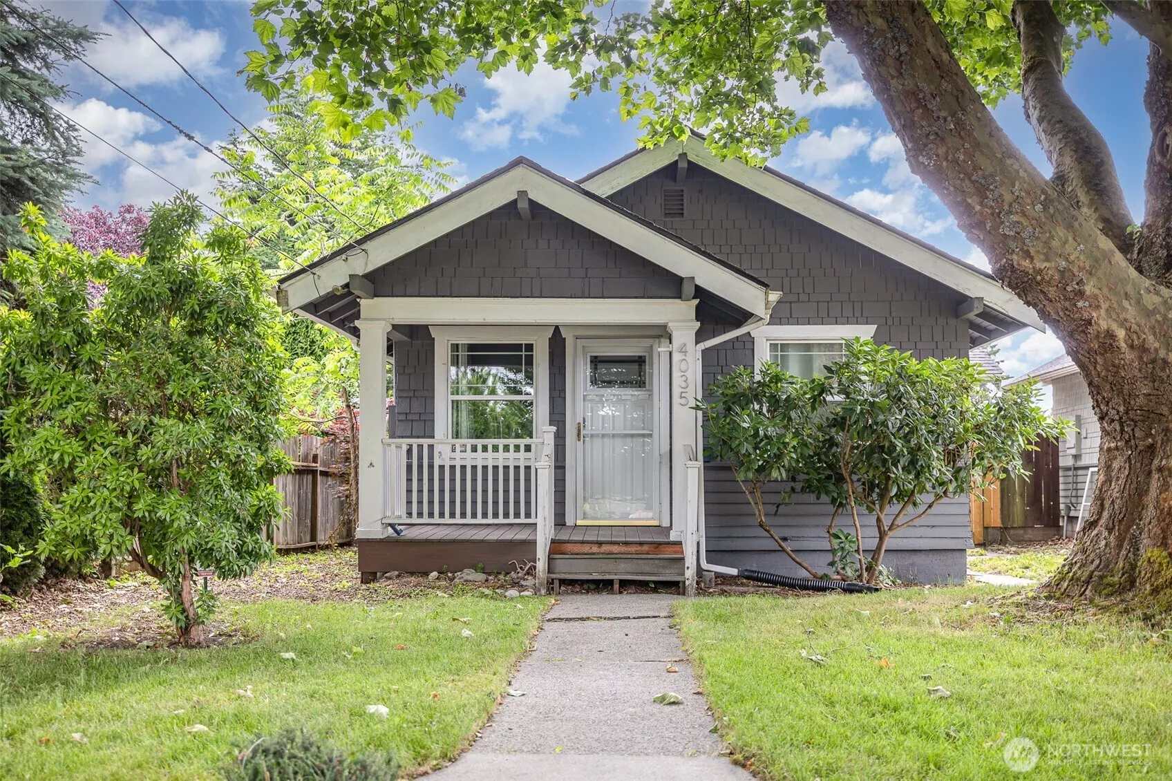 Welcome to this charming & cozy 2-bedroom, 1-bath craftsman offers timeless appeal with modern touches throughout.