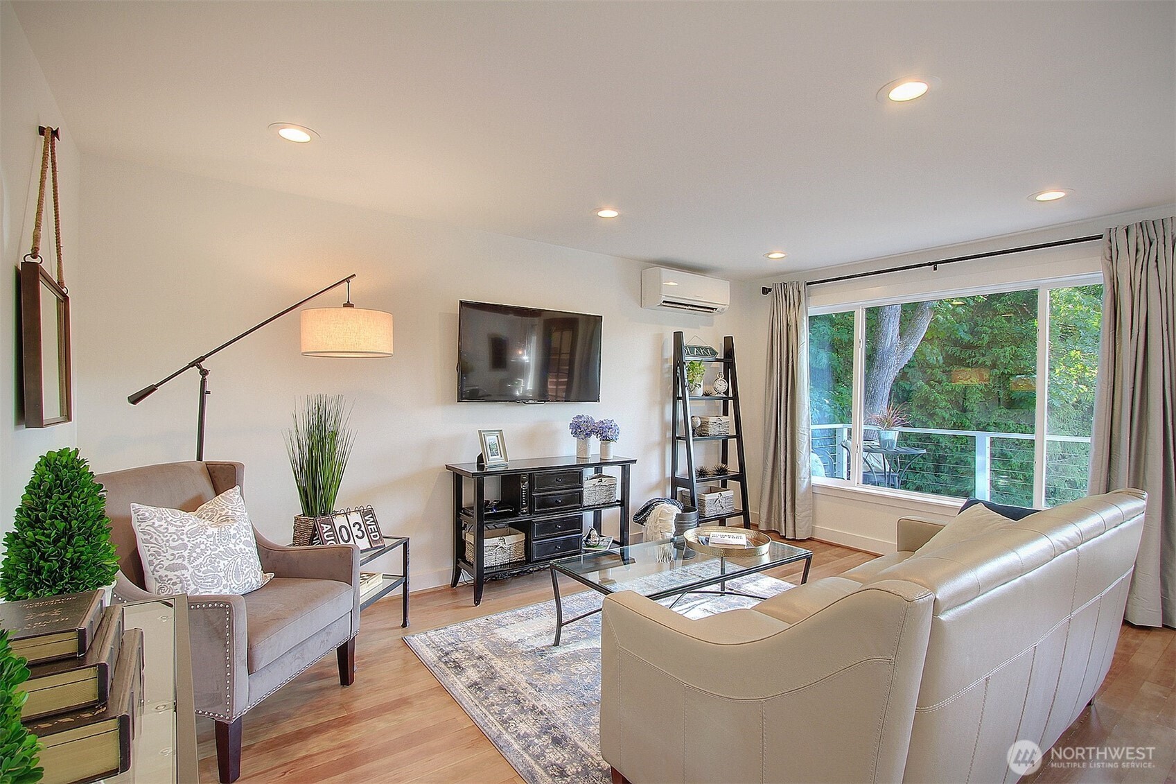 746 3rd St S, Kirkland