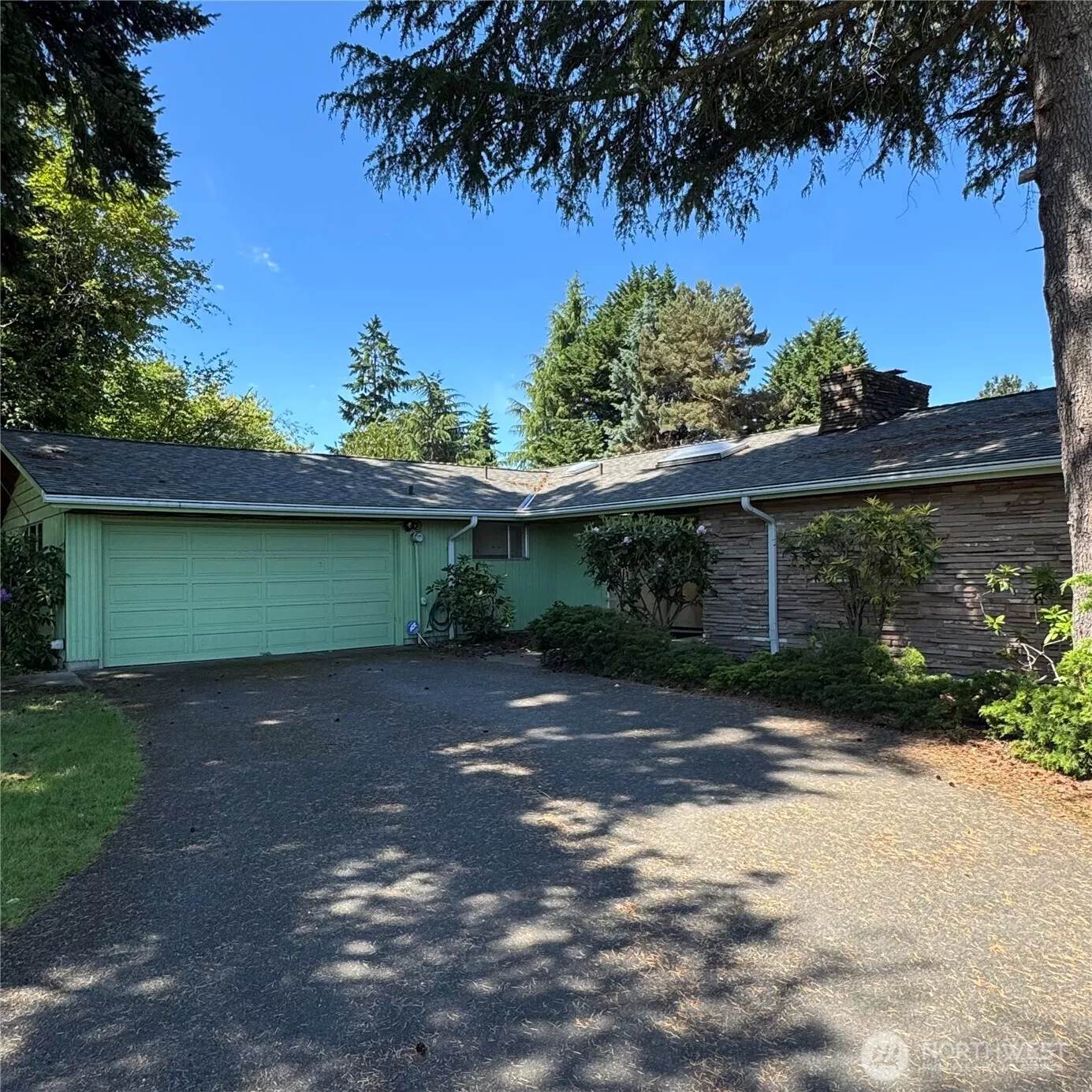 Recent photo of this Clyde Hill home.