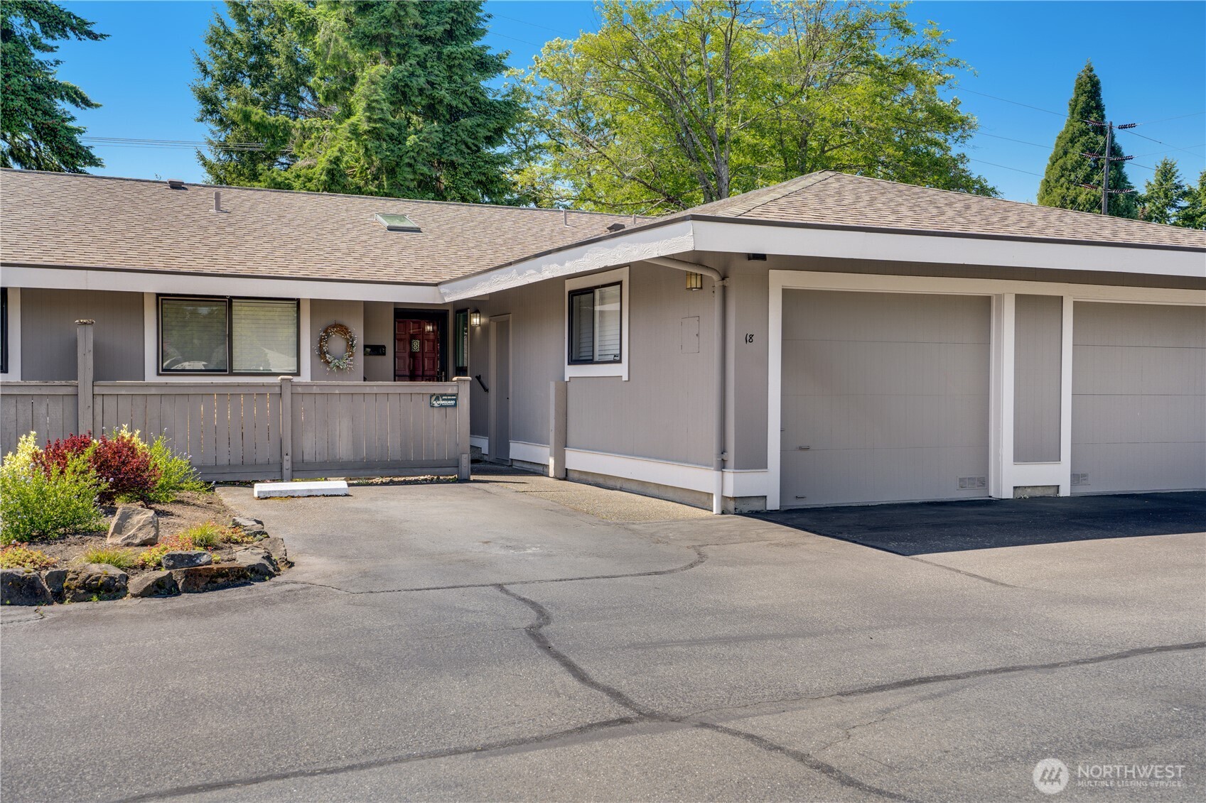 Aerial views and proximity to North Tacoma.