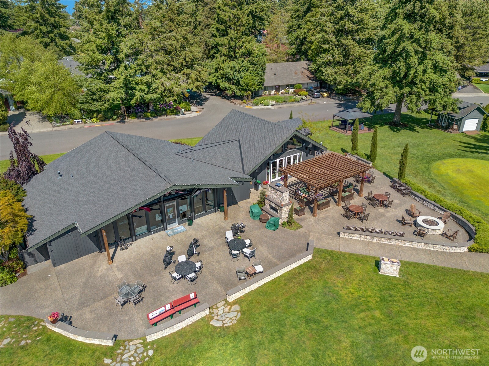 Highland Hills Par 3 Golf course. Enjoy community gathering events, coffee, sandwiches or a glass of wine on the patio.