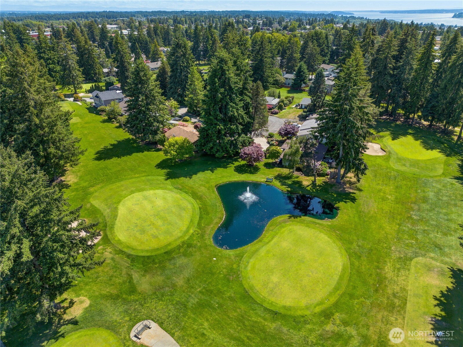 View of McDuffs restaurant and Clubhouse - a public Par 3 Golf Course community.