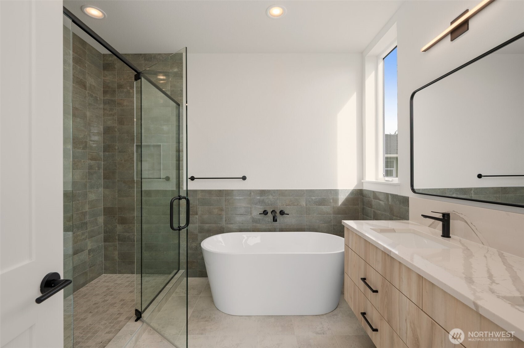 All of the details have been carefully selected - this luxurious 5 piece bath creates a serene spa-like experience.