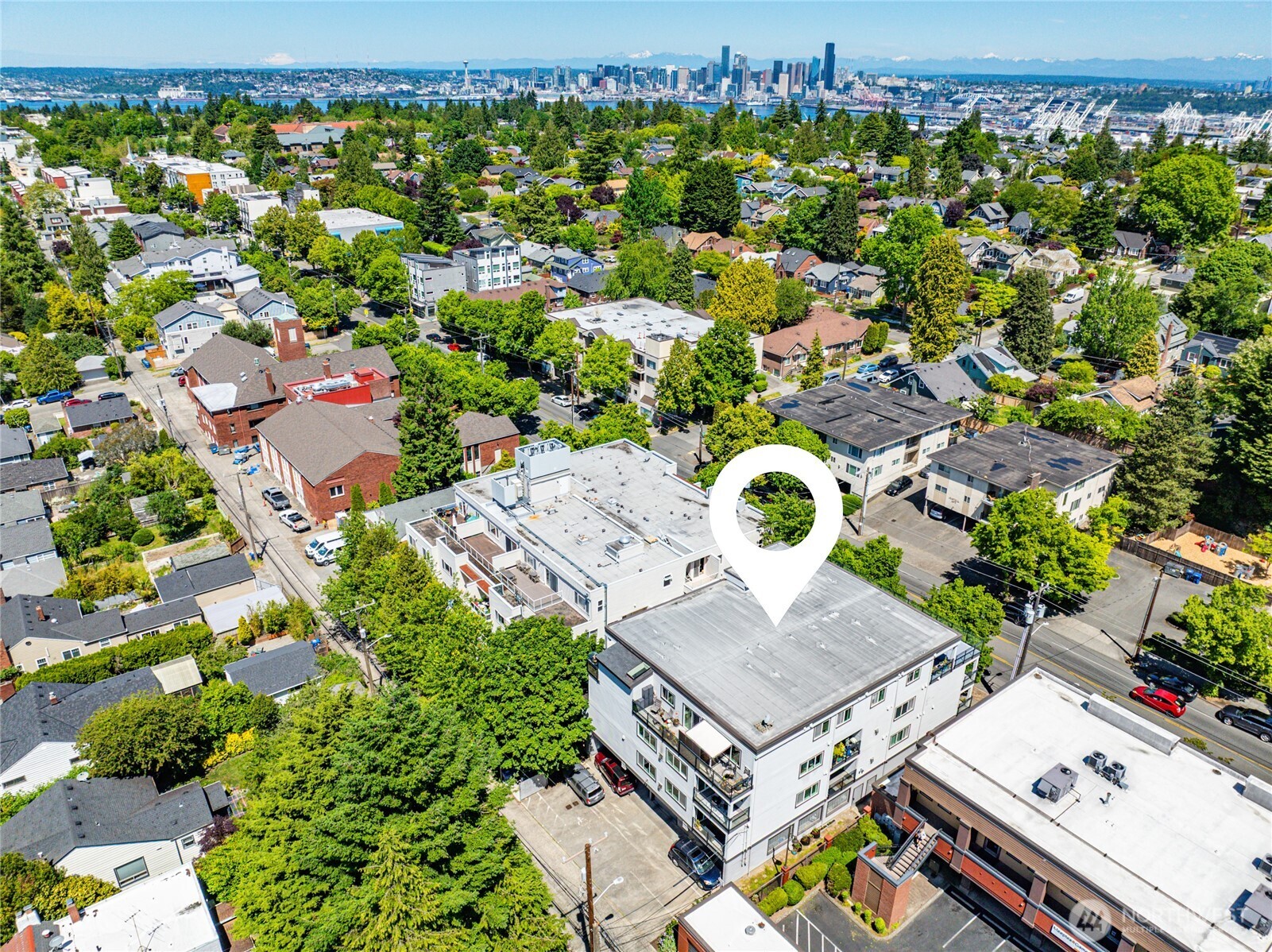 Easy communte to Downtown Seattle
