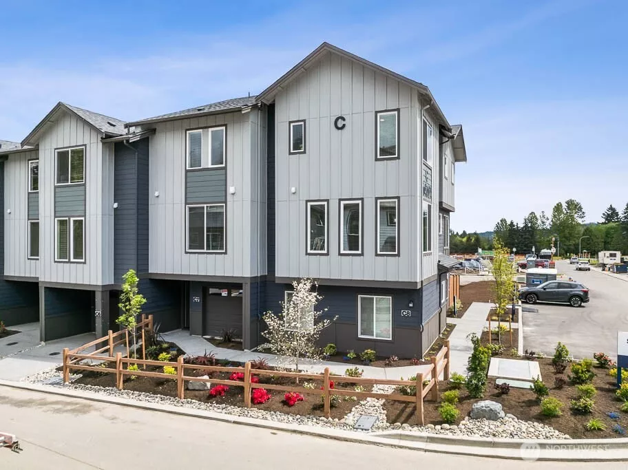 Photos are for representation only. Features, colors and selections may differ from photograph. See site agent for details.