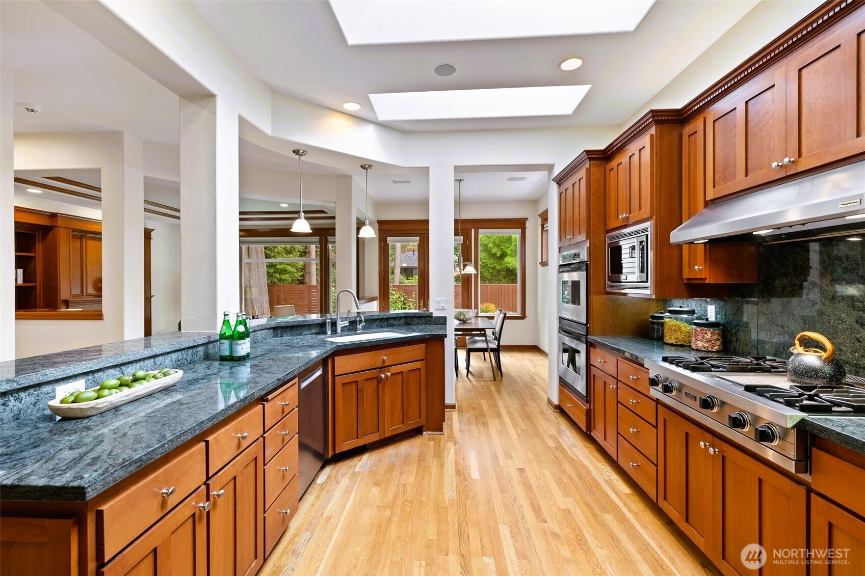 Large gourmet kitchen.