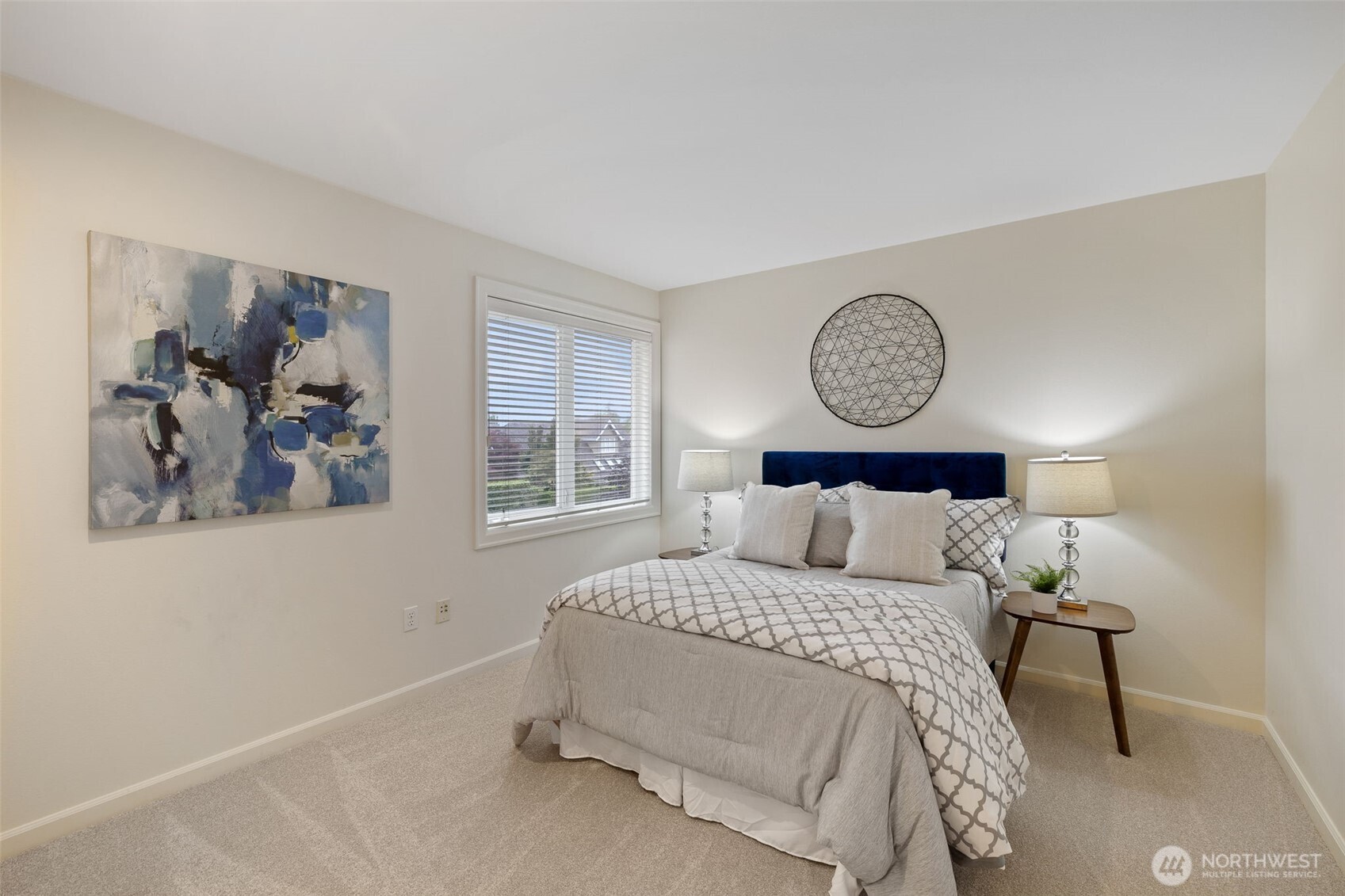 Guest bedroom.