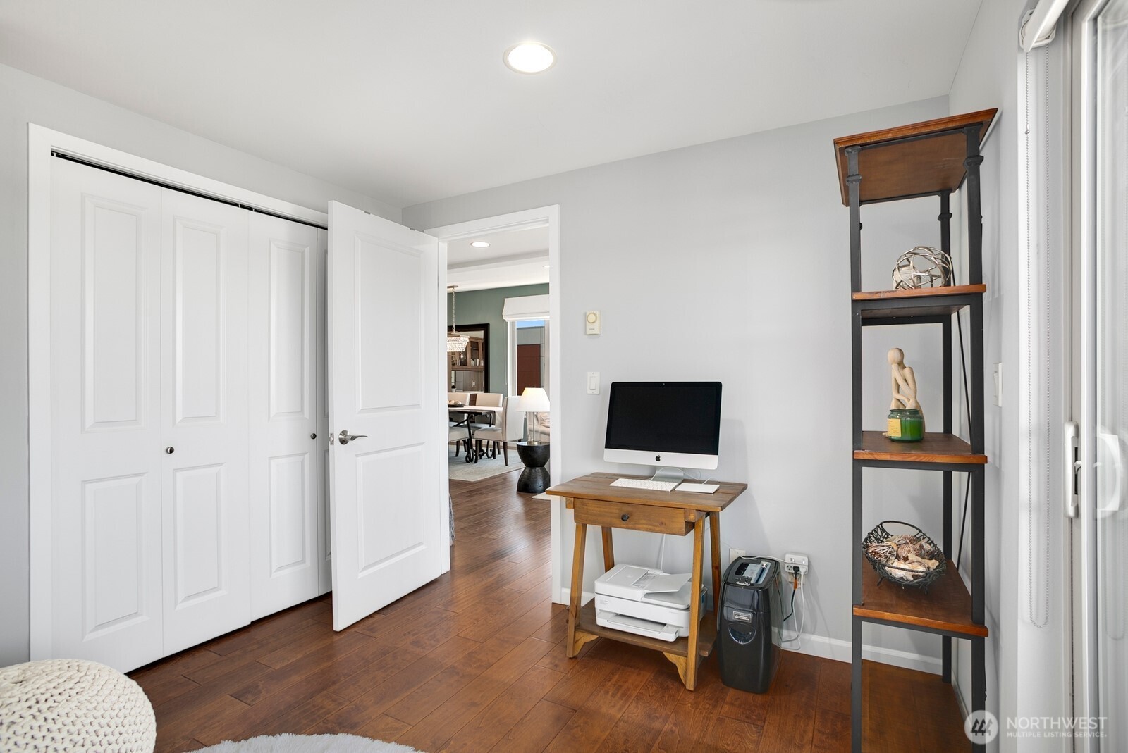 Guest bedroom/office