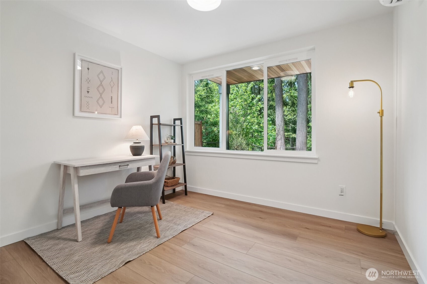 Photos of staged unit, 20313A