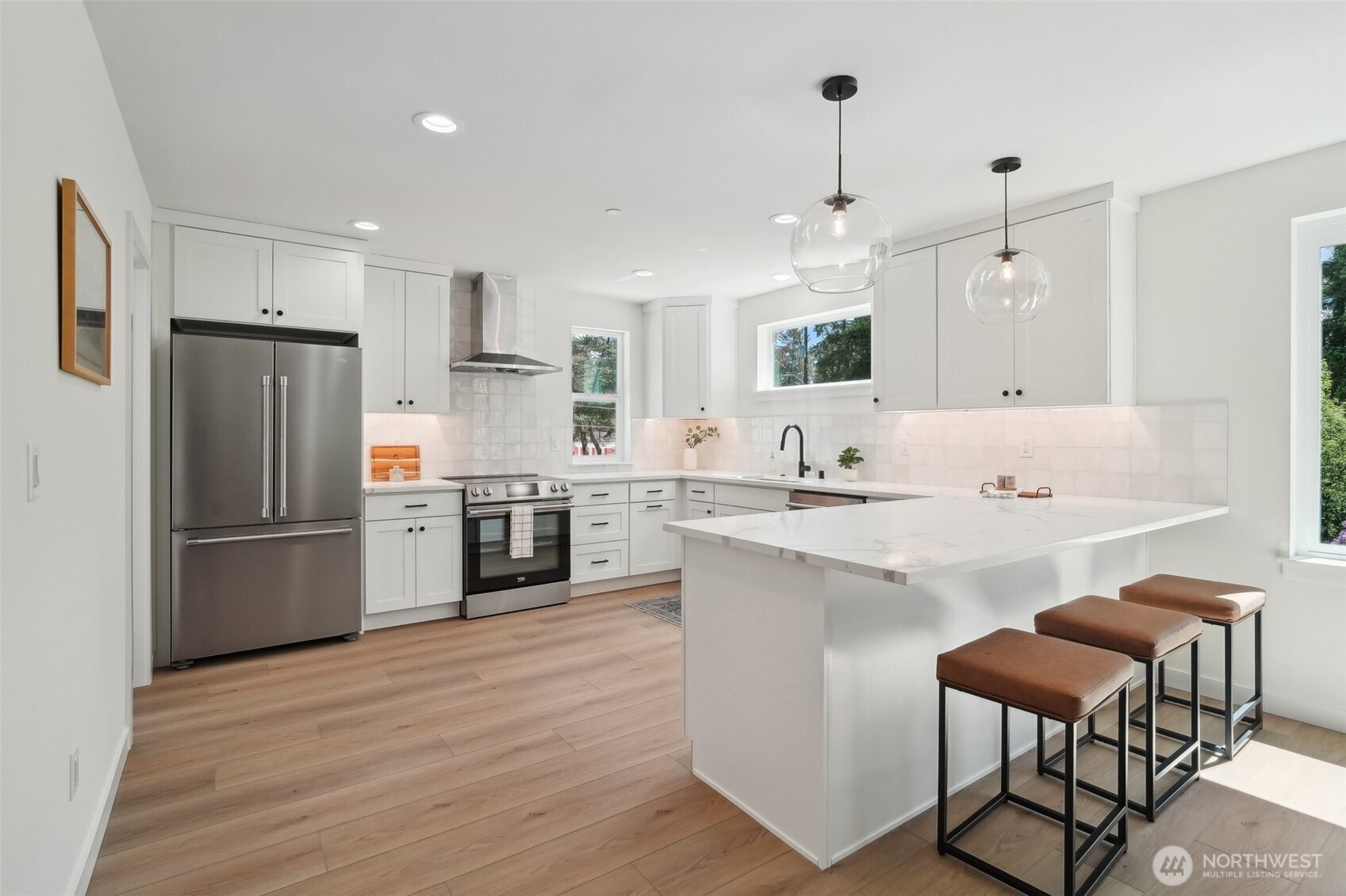 Photos of staged unit, 20313A