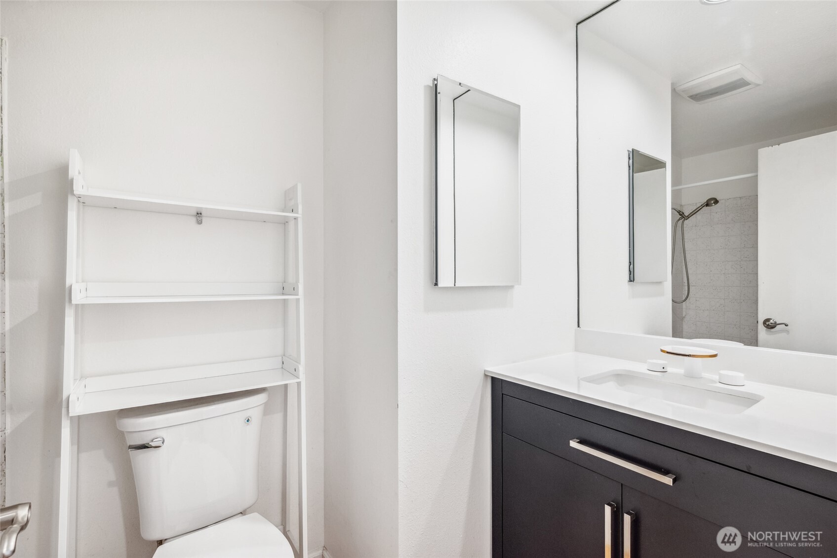 Upstairs hall bath