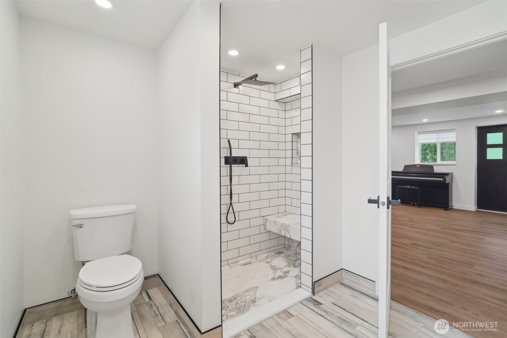Lower level 3/4 bath