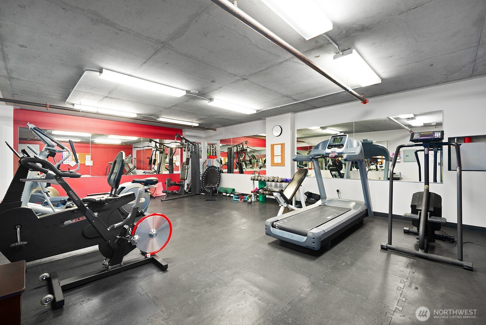 Tidy fitness area for your daily work out.