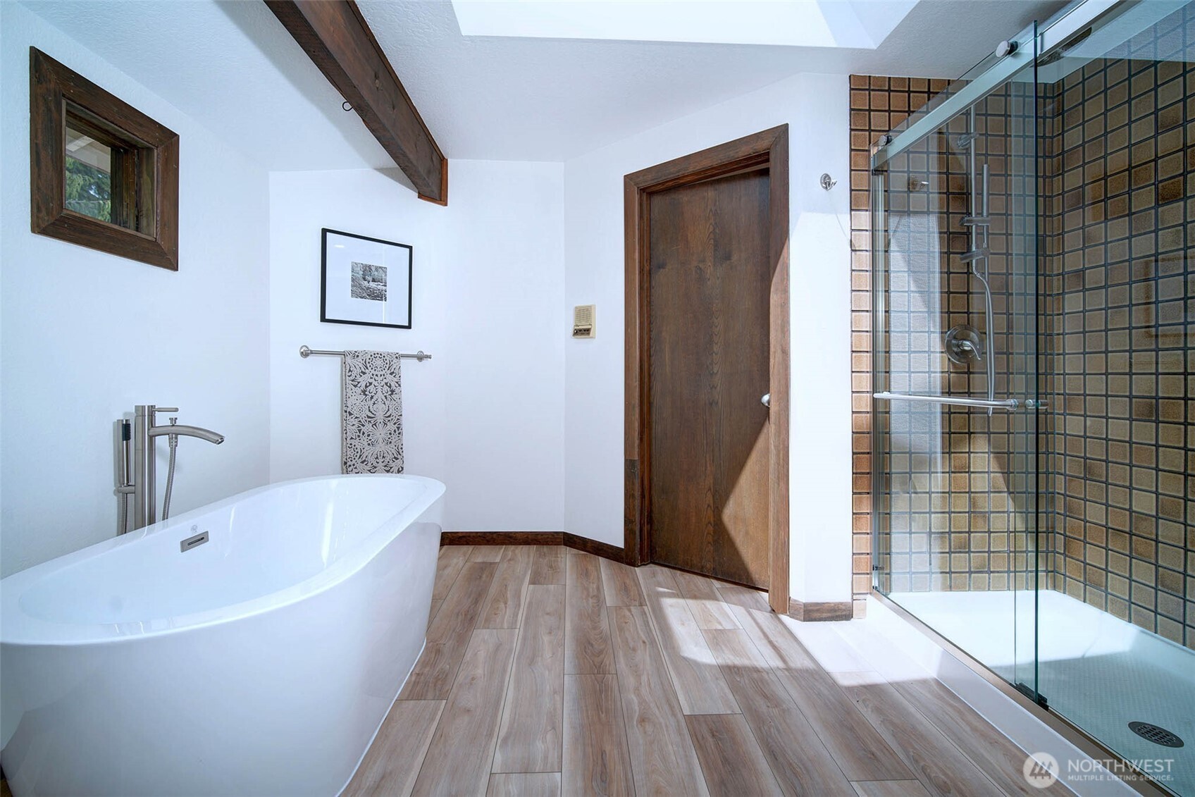 Freestanding soaking tub with plenty of room