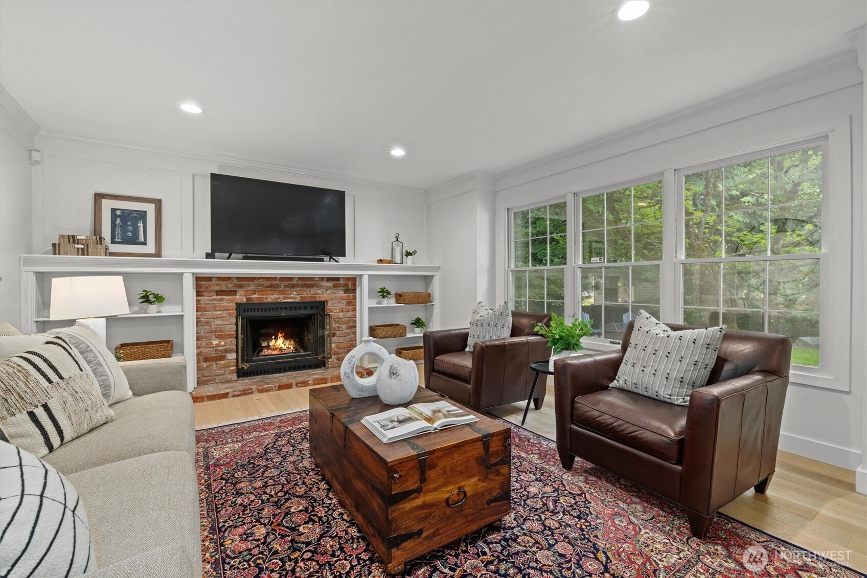 Many homes in English Hill are classic but outdated. Surely not the case here! This home’s beautiful White Oak engineered flooring combines with the white millwork to create the transitional look that is so in style today. Updated yes, but still true to the intended look of this classic home.