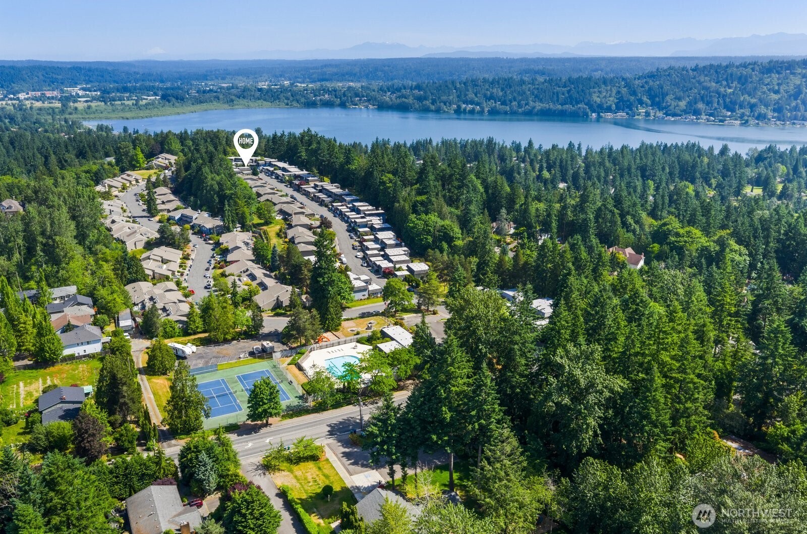 So close to everything! Easy access to Sammamish River Trail and miles of scenic cycle paths.