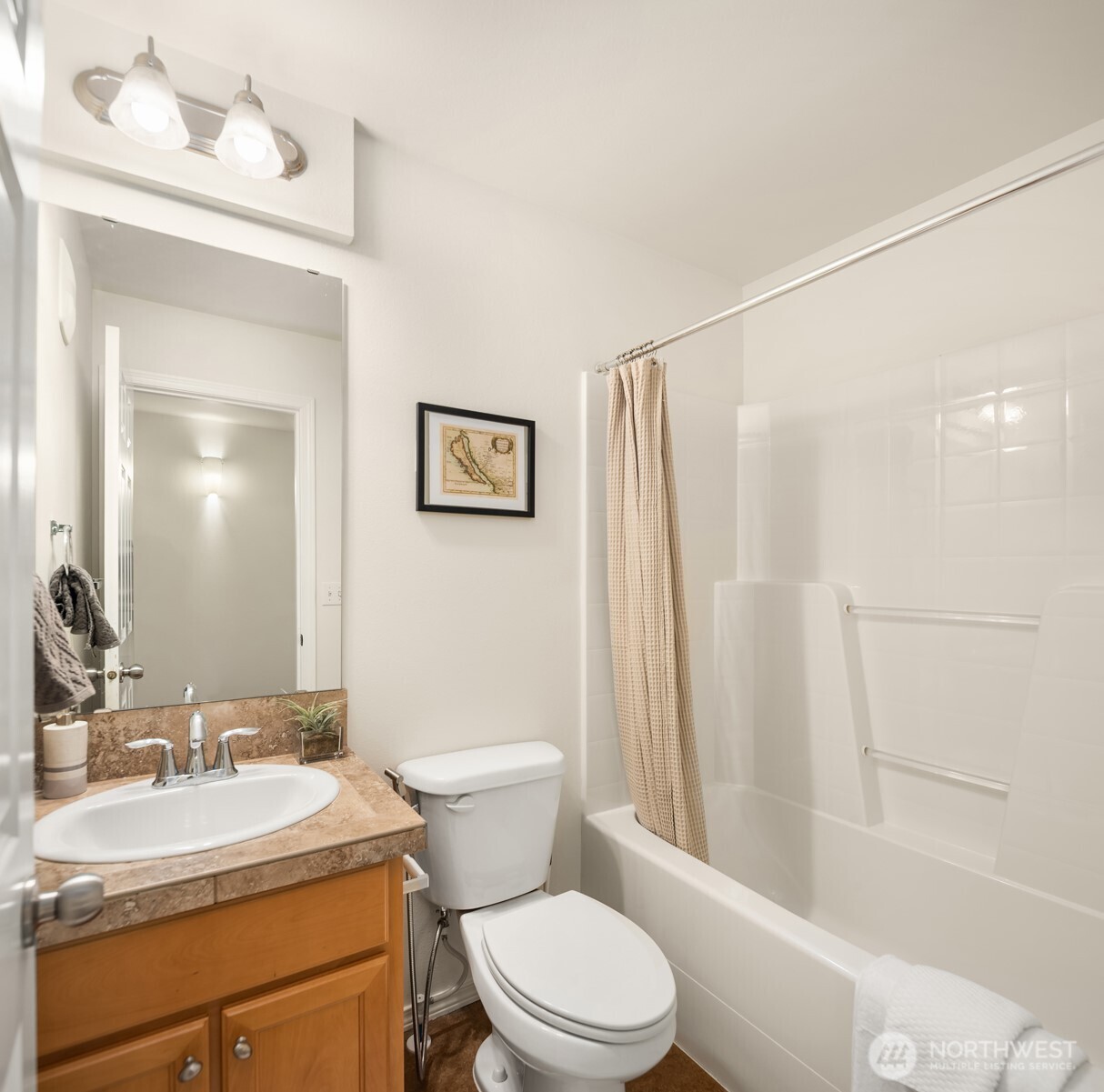 Full Hall Bath on Upper Level