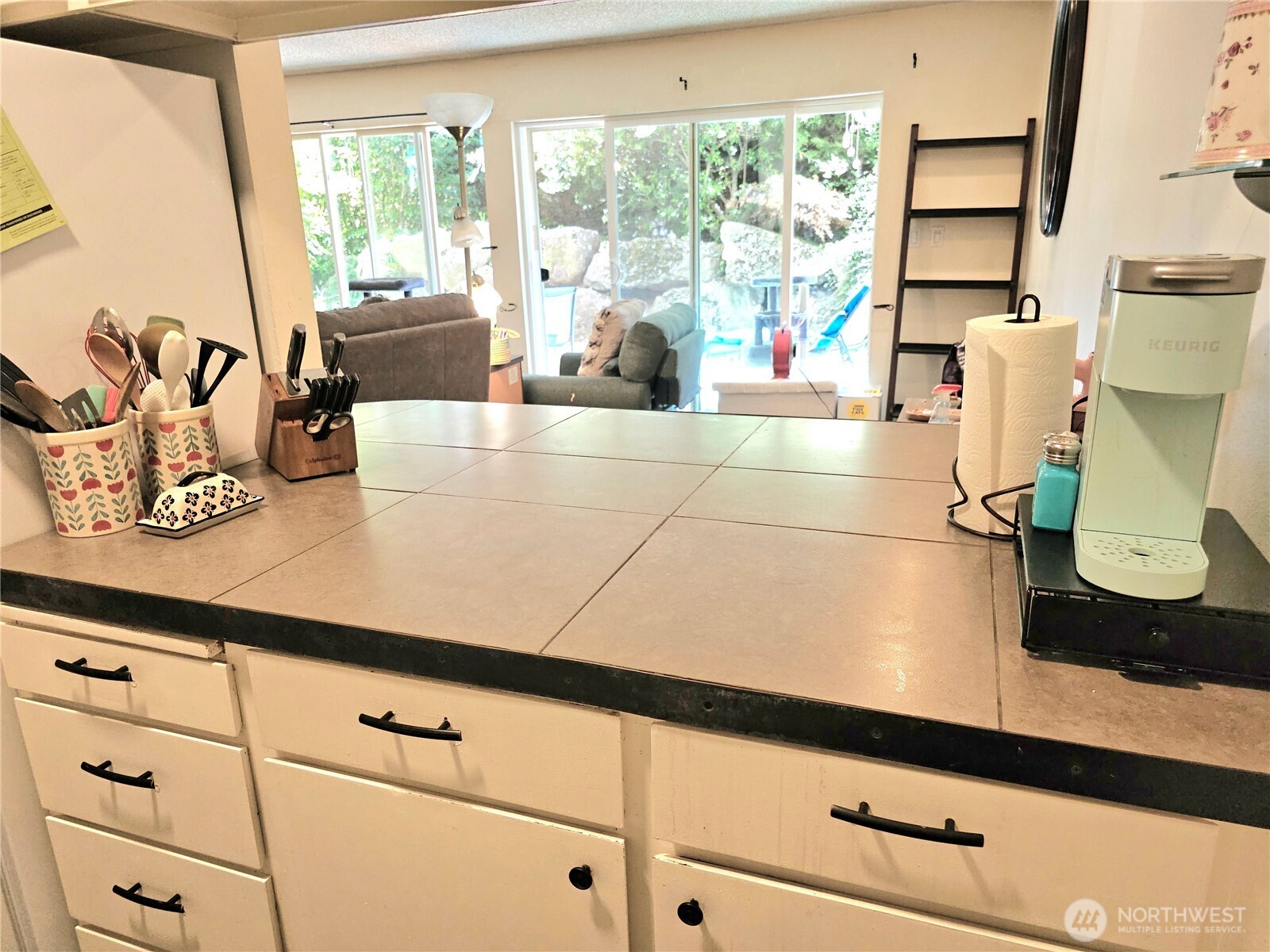 Dining room space can easily fit a large table.