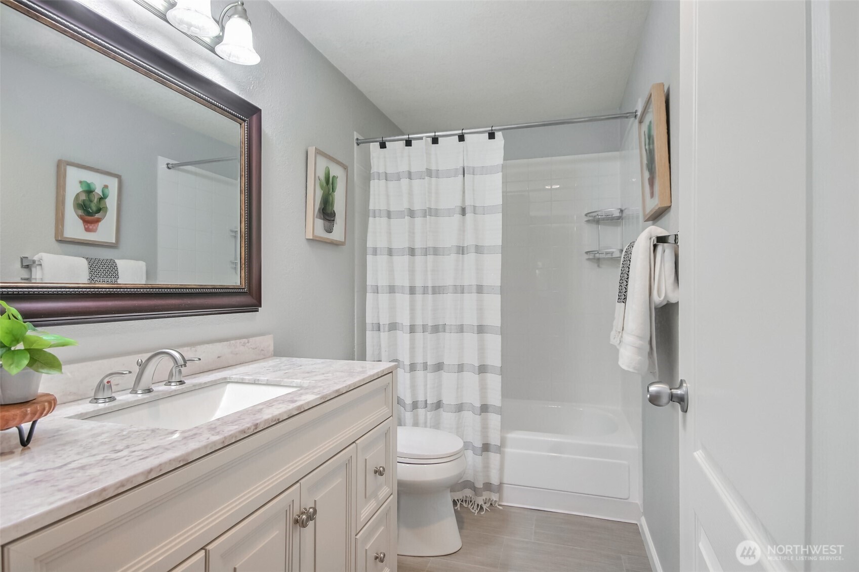 2nd Bathroom