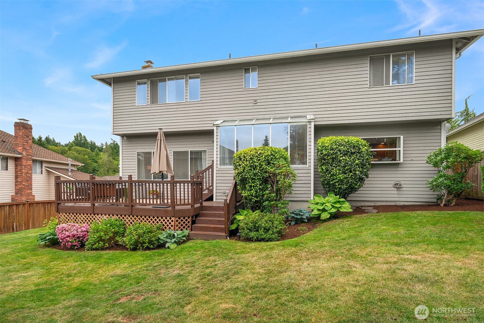 Entertaining Deck and patio.